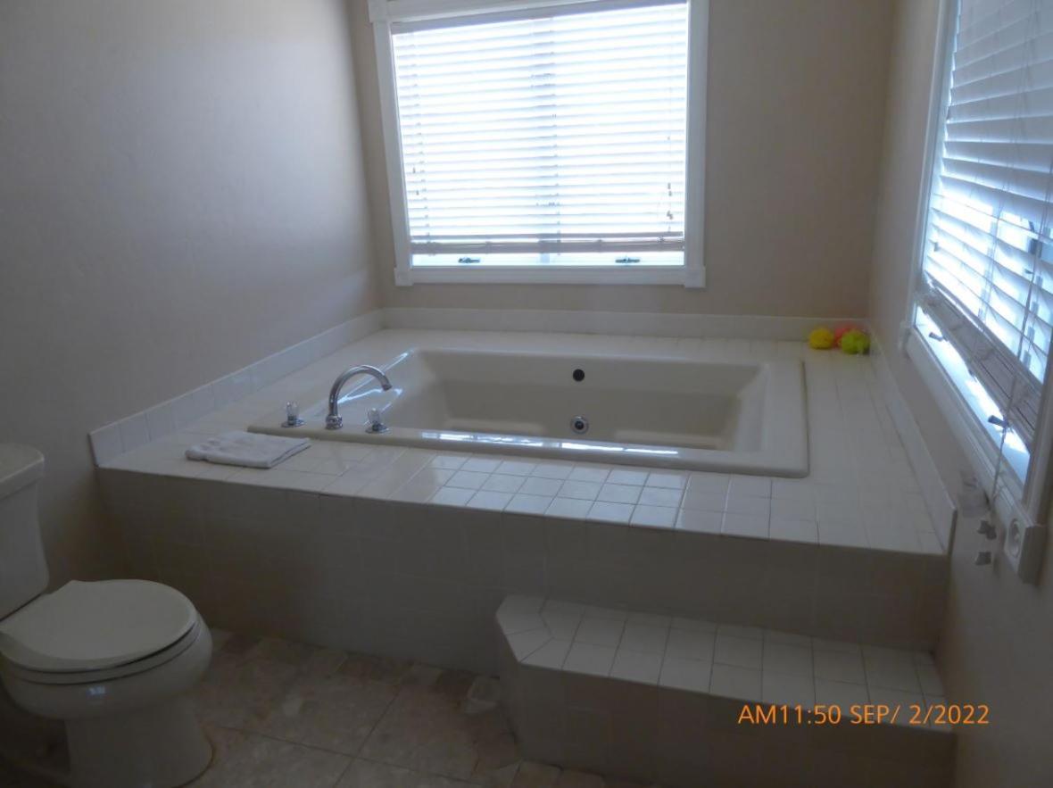 Mansion On The Hill Let 4 Rooms, 5Th Cost Extra Sage Extérieur photo