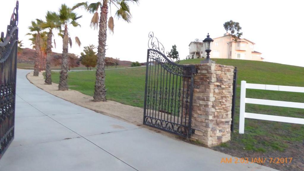 Mansion On The Hill Let 4 Rooms, 5Th Cost Extra Sage Extérieur photo